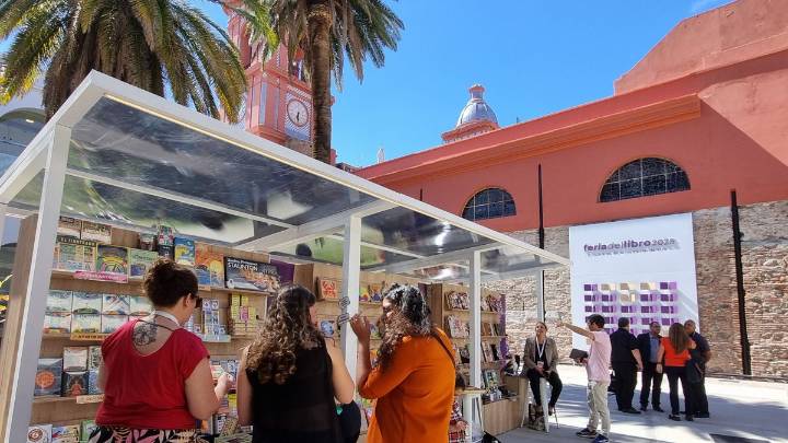 Sábado en la Feria del Libro: Dolores Reyes, literatura, música y memoria