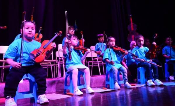 La orquesta infantil del barrio Perón cerró su año con una presentación especial