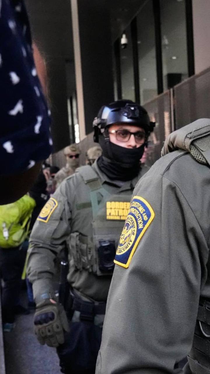 Chicago judge orders federal agents to restrict use of force