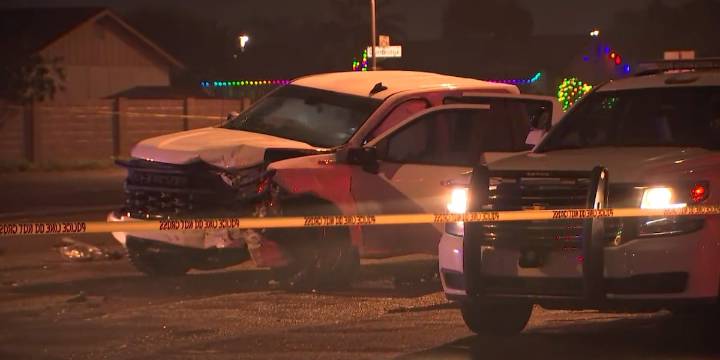 Man dead, 2 hospitalized after overnight crash in west Phoenix
