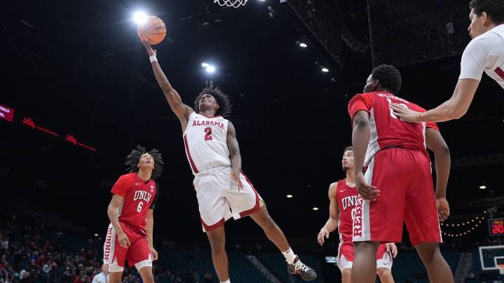 Aden Holloway scores 26 as Alabama routs UNLV 115
