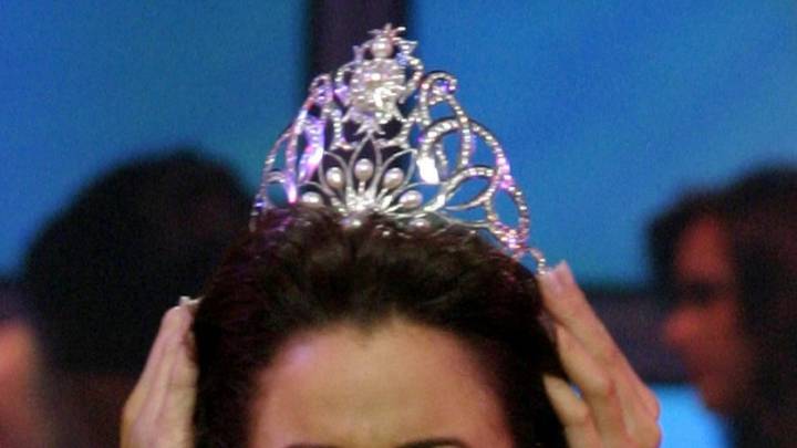 Concursante de Miss Universo sufrió aparatosa caída y tuvo que ser hospitalizada: el hecho quedó registrado en video