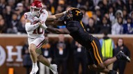 Mateer runs for decisive TD, leads No. 18 Oklahoma over No. 14 Tennessee 33