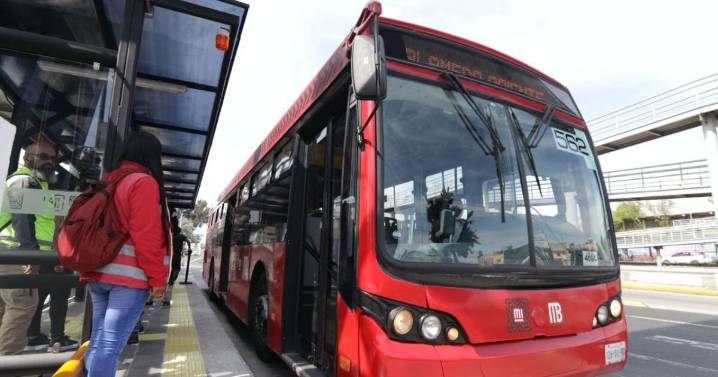 Accidente en Metrobús Línea 1 deja siete heridos:¿cuál fue la causa y que han dicho las autoridades?