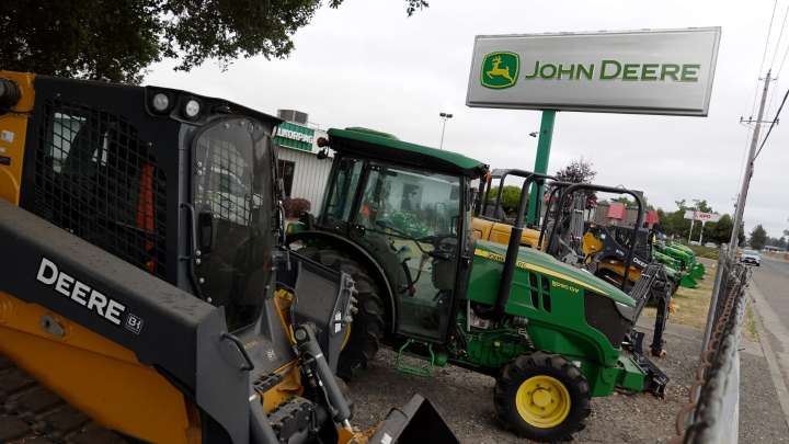 Stocks making the biggest moves premarket: DE, DELL, HPQ, ADSK