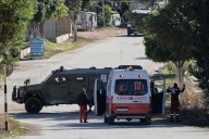 Soldados israelíes matan a palestinos después de que éstos se entregaran