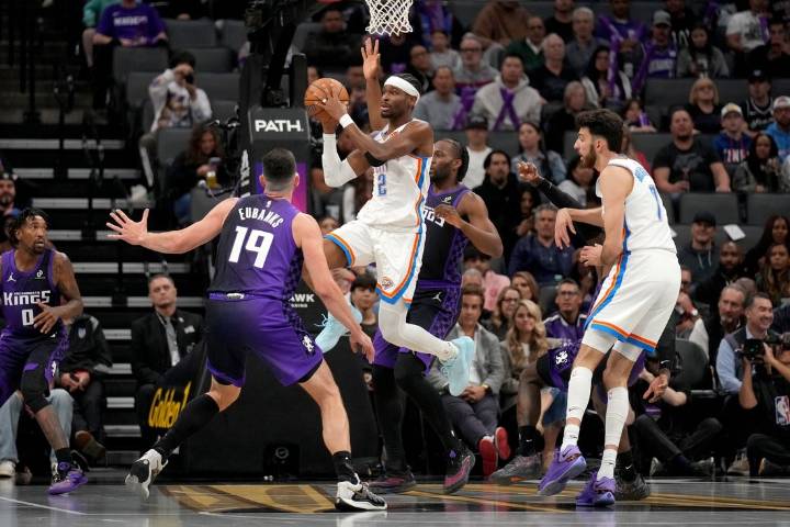 Deadspin | Thunder's Isaiah Hartenstein, Shai Gilgeous-Alexander too much for Kings