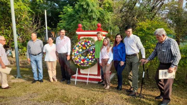 Ayuntamiento entregó reconocimientos a exmilitantes del primer equipo de fútbol de Huejutla