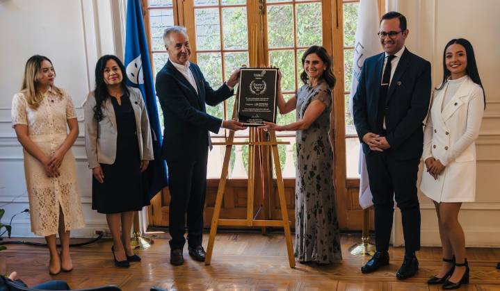 Por fortalecer Educación Superior en México, reconocen a Fundación Sempra Infraestructura