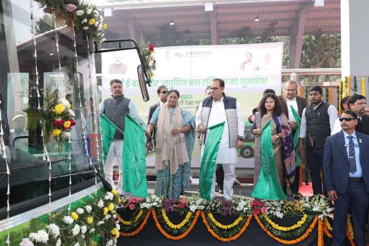 Delhi Adds 40 Electric Buses buses at Azadpur as CM Rekha Gupta Flags Off New Fleet