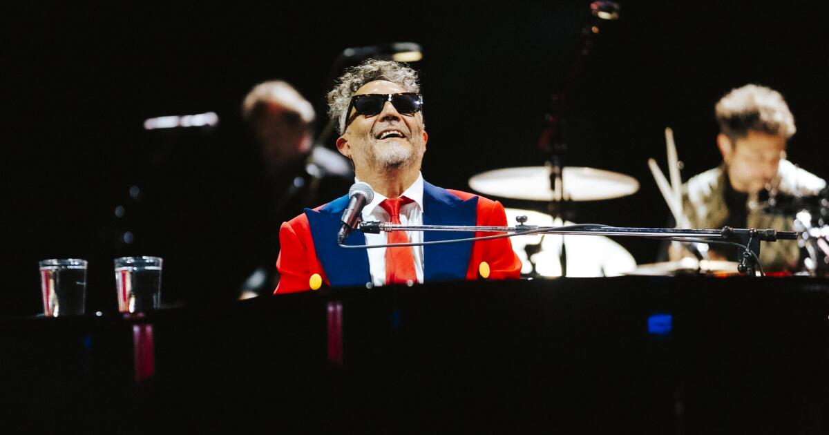 Fito Páez fue aclamado por un público angelino que celebró su entrega y sus célebres composiciones