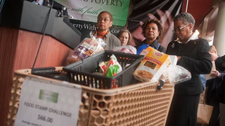 Reanudan pagos de SNAP tras semanas de suspensión por cierre gubernamental