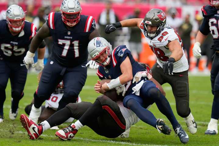 Patriots-Buccaneers: Did Mike Vrabel instruct Drake Maye not to score?