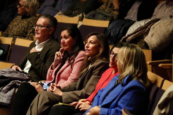 Zaragoza homenajea a los 756 voluntarios de los centros municipales de mayores