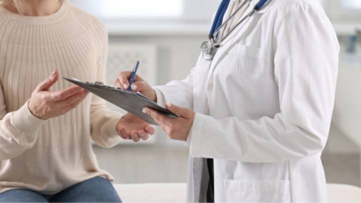 Hospitales operan con opacidad tras un año sin evaluación