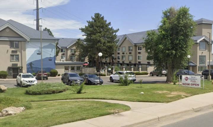 Best Western hotel in Golden up for auction