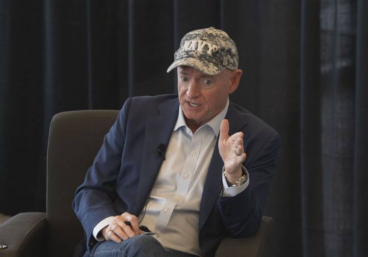 Experts doubt Pentagon can punish Sen. Kelly over Dem lawmakers’ ‘illegal orders’ vid