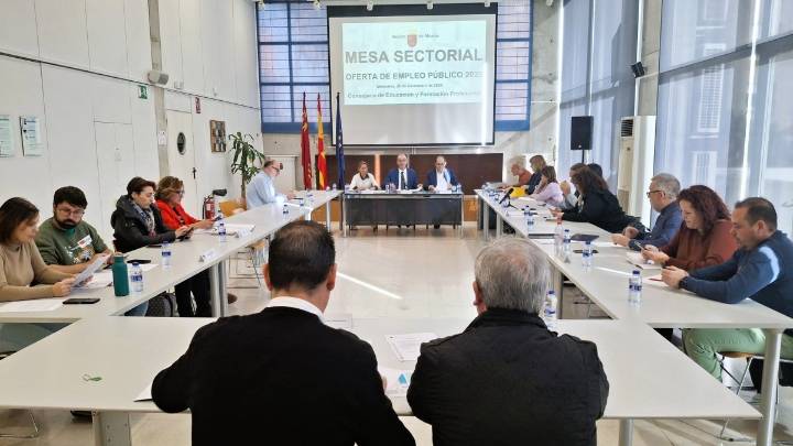 Educación convocará 1.607 plazas para maestros en las oposiciones de 2026