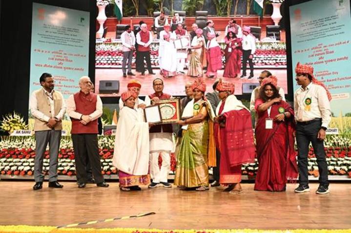 Shivraj Singh Chouhan Honours Farmers at Plant Genome Saviour Awards 2025