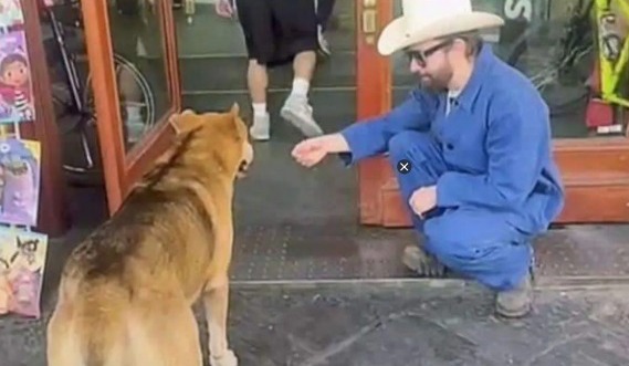 Jay de la Cueva se paseó por el Centro Histórico de Puebla