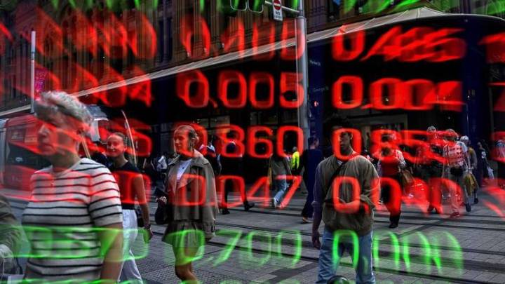 Markets 
                                              Premium
                                            Aussie shares sink to four