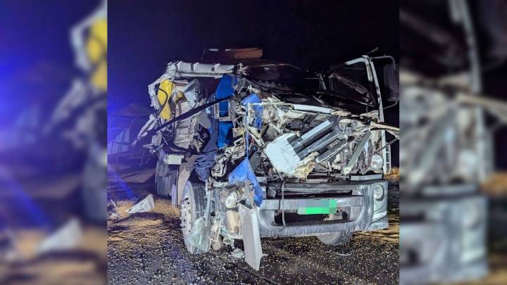 Un alarmante choque de camiones provocó el corte de la autopista Rosario