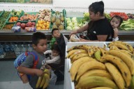 A un mes del cierre de gobierno en EEUU: millones enfrentan crisis alimentaria y médica