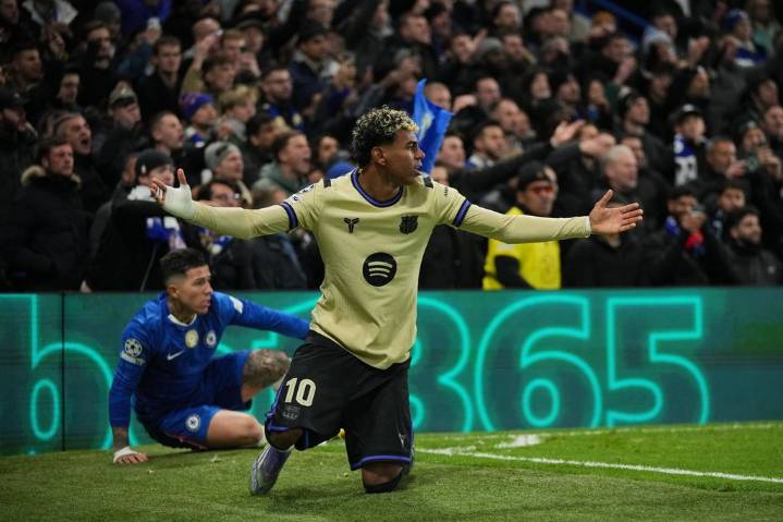 Barcelona looks to banish Chelsea blues against Alaves in La Liga