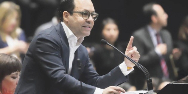 MC rechaza renuncia de Gertz; advierten que va en contra de la Ley General de la FGR