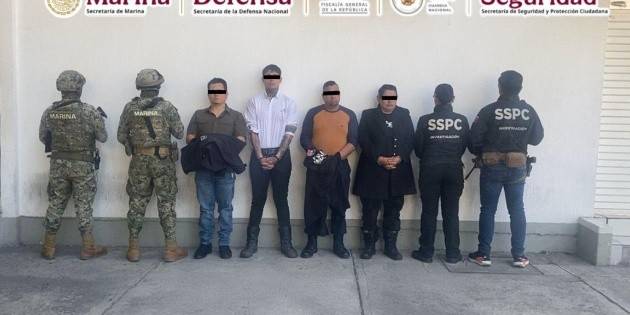 Autoridades federales detienen en Jalisco a cuatro policías ligados a grupo delictivo