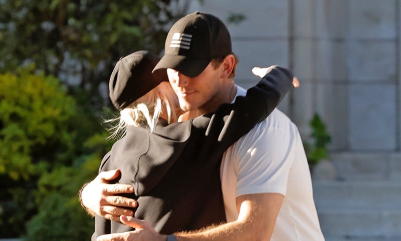Exes Anna Faris & Chris Pratt Hug It Out During Thanksgiving Meetup | Anna Faris, Chris Pratt 