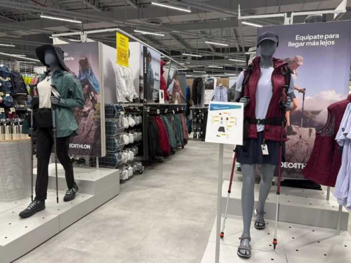 Decathlon espera tanta gente que abrirá de madrugada su primer local en Argentina: cómo serán los precios y qué venderá