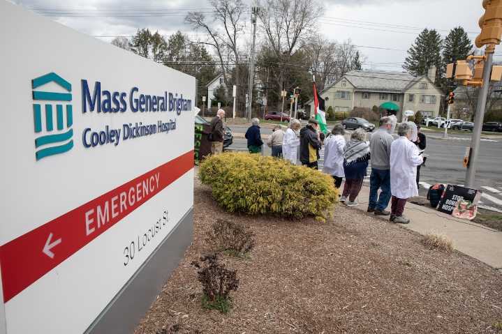 Cooley Dickinson Hospital, nurses’ union announce tentative deal, avoid strike