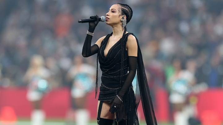 Singer's outfit choice at NFL game sparks debate on social media