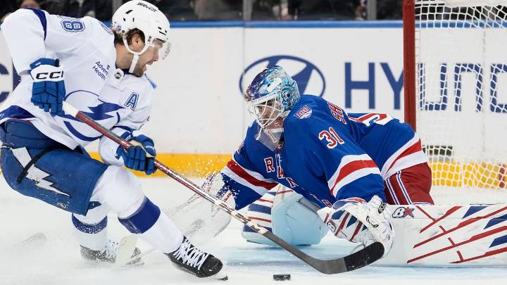 Lightning beat Rangers and extend winning streak to 7 games
