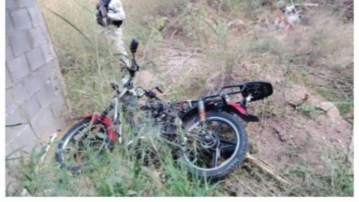Recuperan vehículo robado y motocicleta despojada en Navolato y Culiacán: autoridades