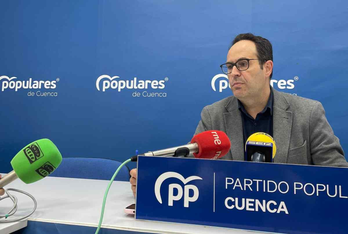 Génova se compromete a convocar un congreso en el PP de Cuenca en seis meses