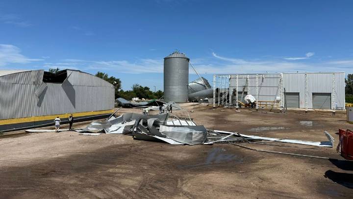 Un viento de casi 200 kilómetros por hora arrasó con una planta de silos en Etruria: pérdidas millonarias