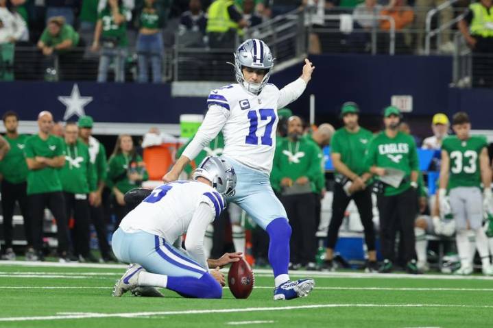 Cowboys claw back from 14-point deficit to down Eagles