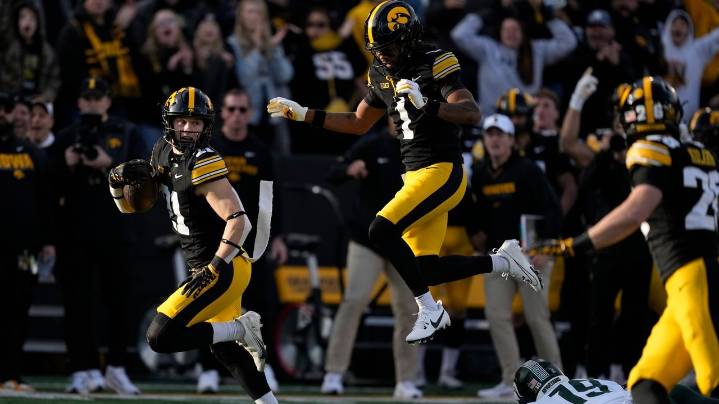 Drew Stevens' field goal caps Iowa's comeback in 20