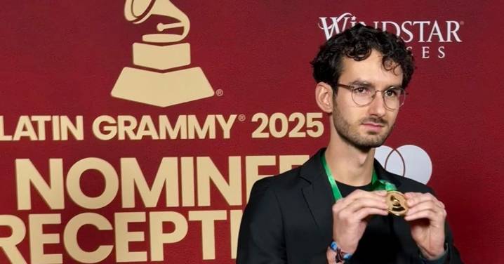 Pedro Osuna: "Durante años veía cada película con una libreta"