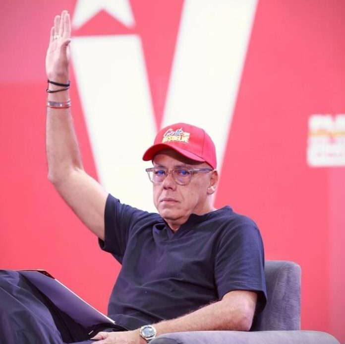 Psuv autoriza a Maduro para transformar estructuras del partido