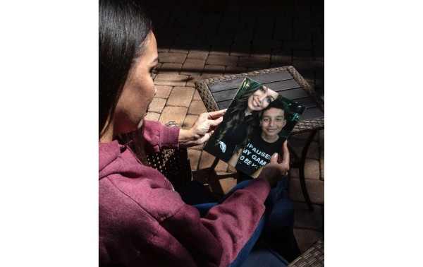 Un adolescente enamorado de un chatbot se suicidó. ¿Es posible responsabilizar a esta tecnología?