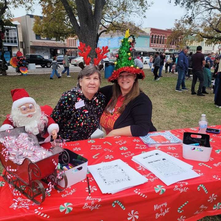 Seguin’s Holiday Stroll Weekend: A Celebration of Community and Tradition