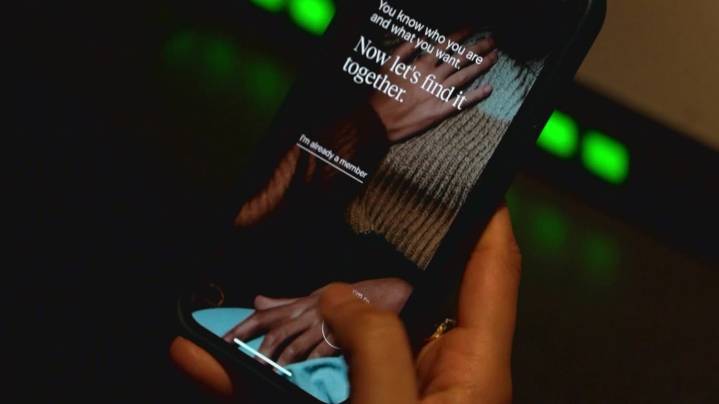 Here are some steps you can take to shop online safely this holiday season