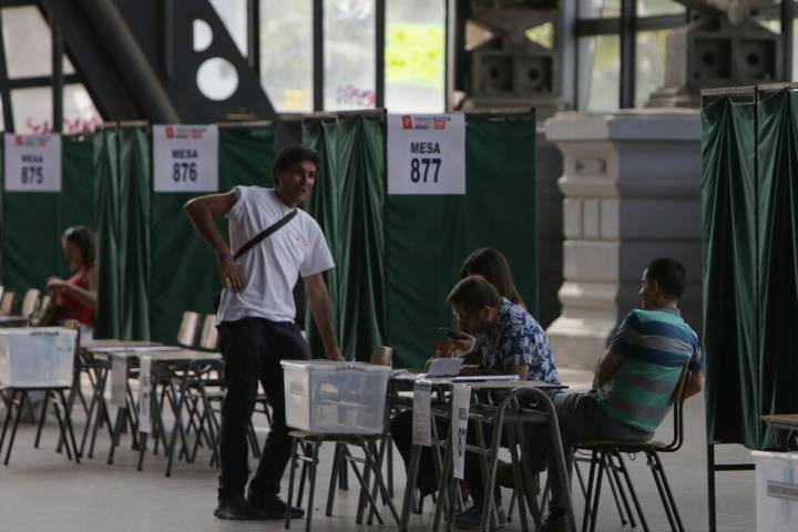 Elecciones 2025 ¿Cómo consultar por la mesa de votación en el Servel? Revisa el paso a paso