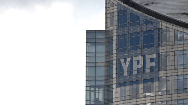 Juicio por YPF: los demandantes presentaron sus argumentos y buscan que la Argentina entregue sus acciones en la petrolera