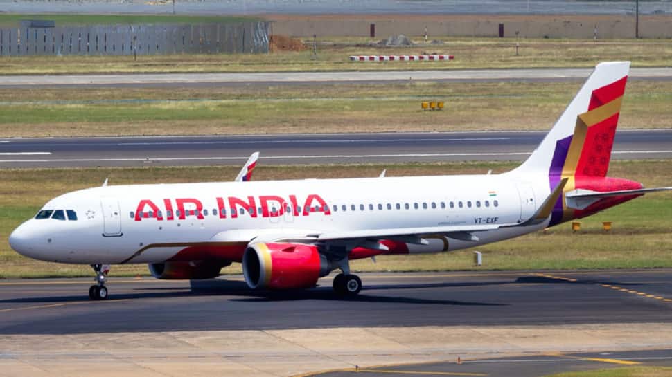 Over 400 Flights Delayed As Major Technical Glitch Hits Delhi Airport