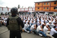 Policía y militares realizan requisa en penal de Trujillo