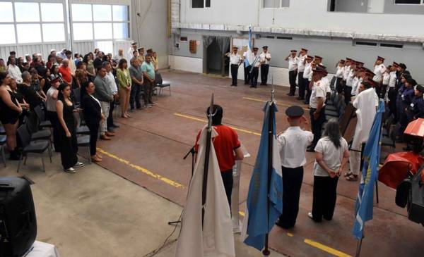 El Cuartel de Bomberos celebró 64 años y rindió tributo a Nelson Battistessa